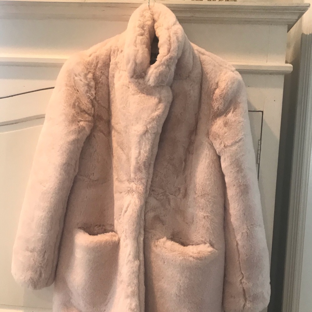 APPARIS plush faux fur coat.
